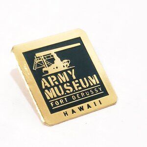 Army Museum Fort Derussy Hawaii Lapel Pin 1" Black Gold tone